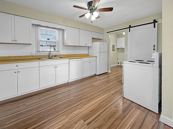 5th image of 2424 Helmuth Ave