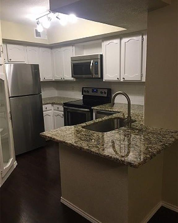 1st image of 3109 Sondra Dr APT 204