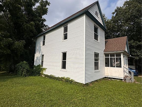 2nd image of 1061 Ackley St