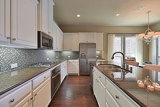 1st image of 2269 Longwood Dr