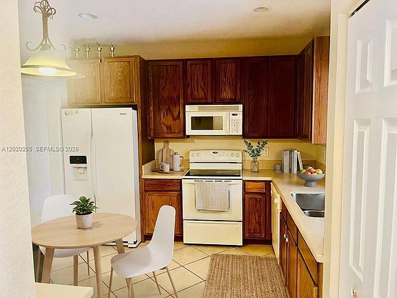3rd image of 9620 Roundstone Cir