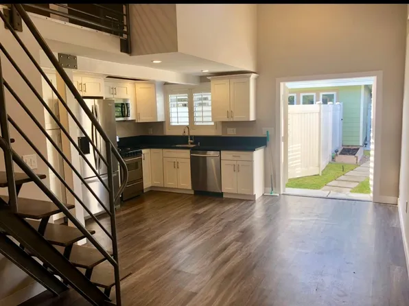 182 Virginia Pl, Costa Mesa, CA 92627