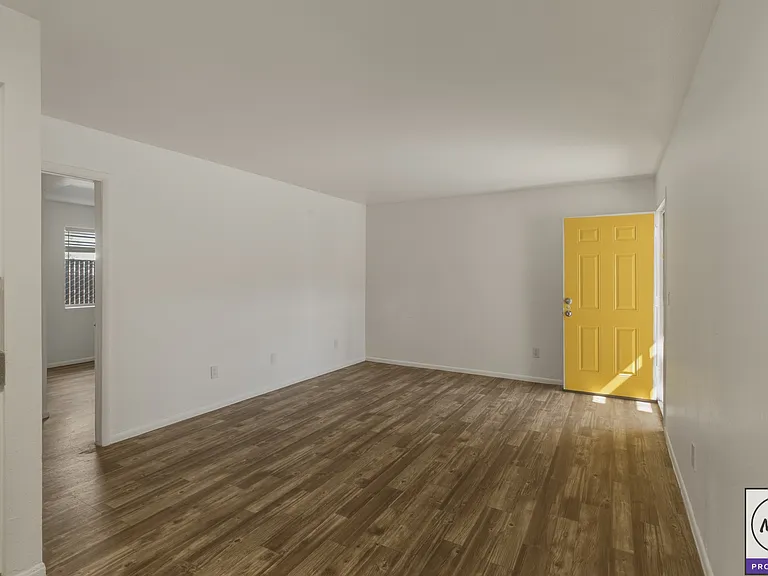 2330 W Lone Cactus Dr #103 — Photo 13