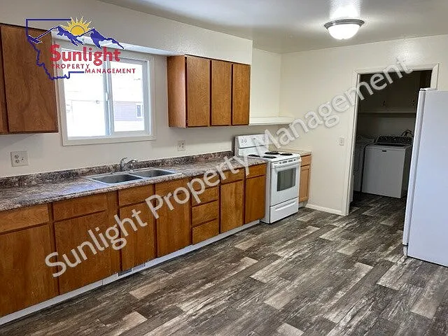 406 S 1st Ave — Photo 3