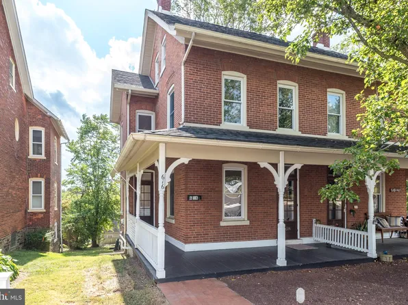 616 W Walnut St, Perkasie, PA 18944