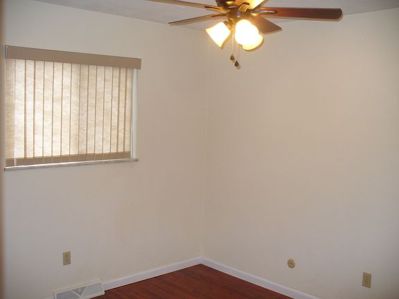4th image of 212 E Tompkins St