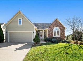 2727 S Brentwood Dr S, Independence, MO 64055