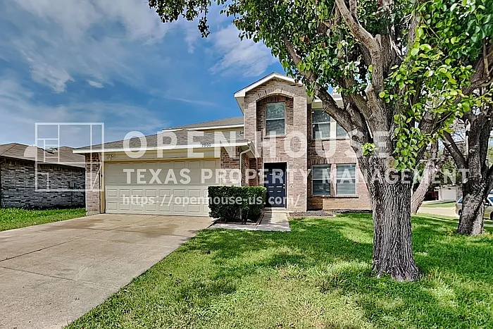 7900 Canoe Ridge Ln — Photo 1