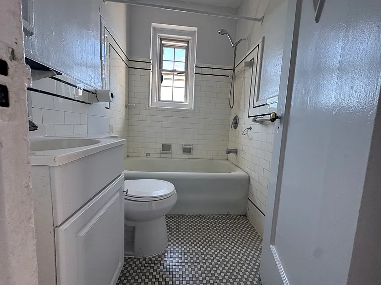 144-D410 W Grove St #D-410 — Photo 5