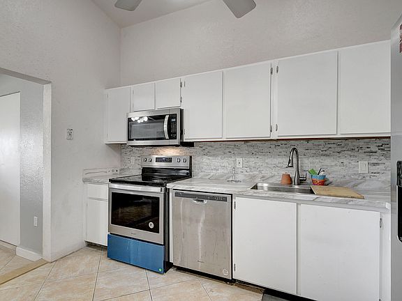 3rd image of 4287 Willow Pond Circle