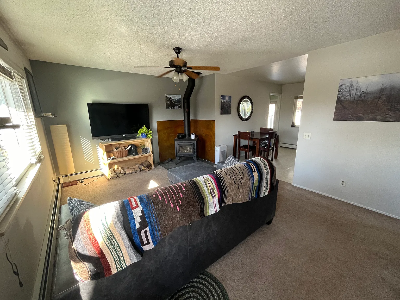 3 bed, 2016 sqft, $900 — Photo 1