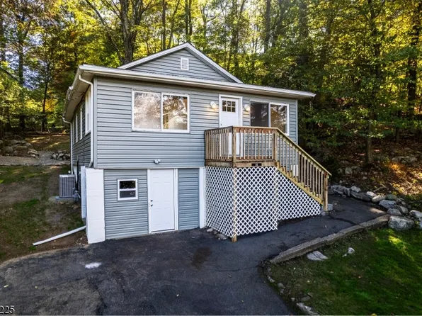 56 Cayuga Ave, Roxbury Twp., NJ 07850