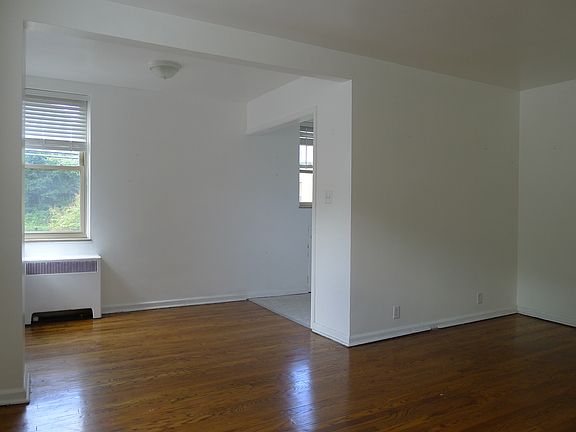 2nd image of 825 Iroquois St APT B2