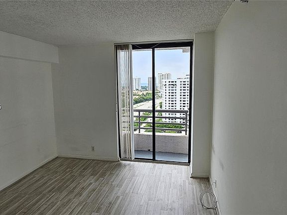 5th image of 3300 NE 191st St #Penthouse 8