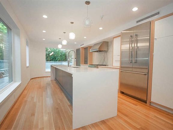 2nd image of 86 Sussex St #1