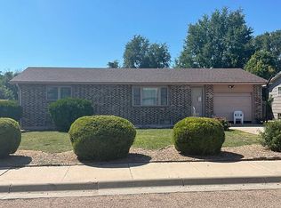 2003 Commanche Dr, Garden City, KS 67846