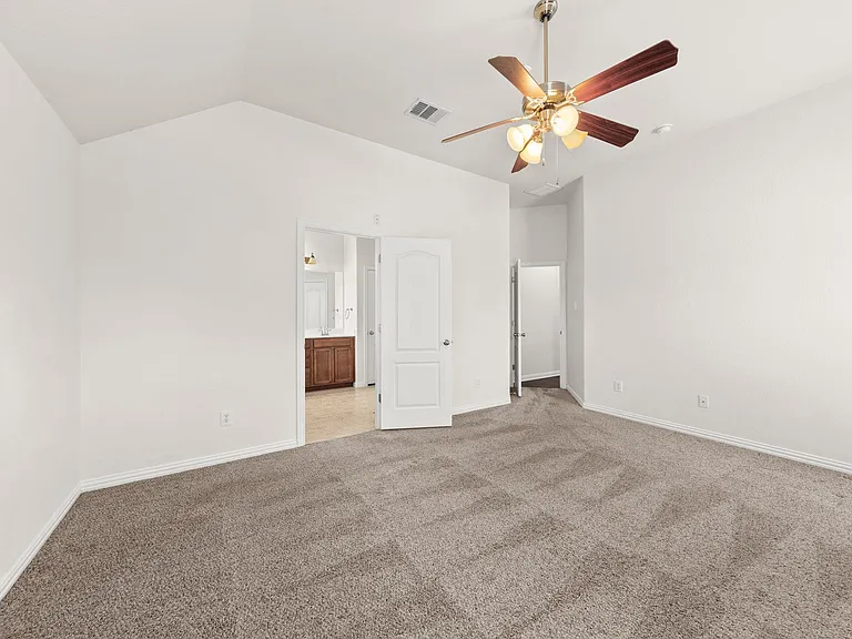 411 Tascate St — Photo 22