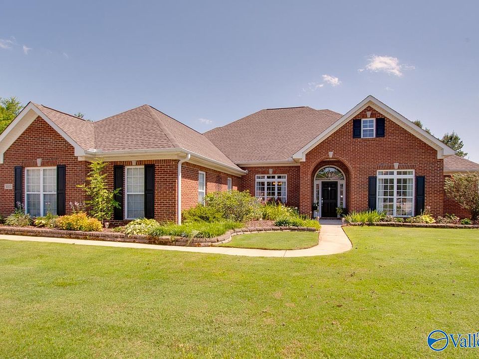 1st image of 3017 Cobble Farms Dr SE