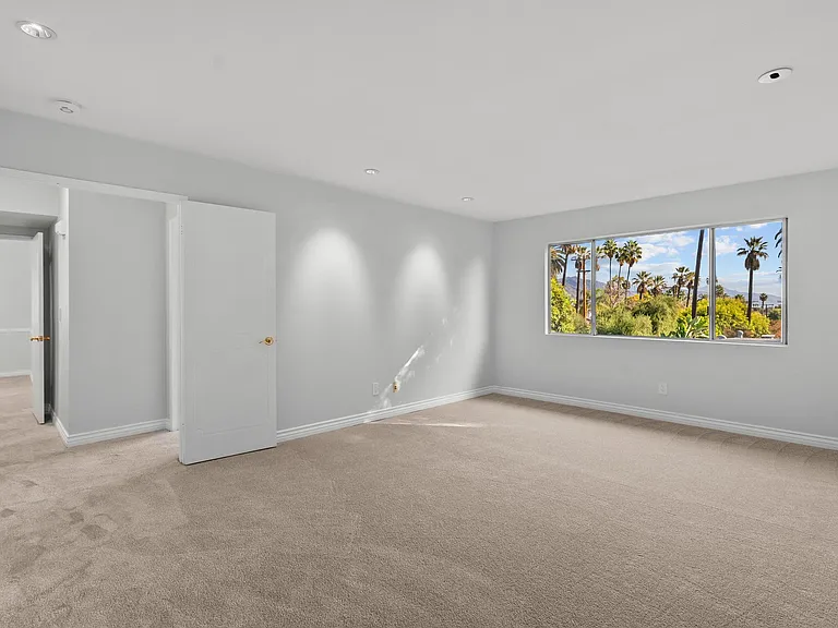 330 W California Blvd — Photo 30