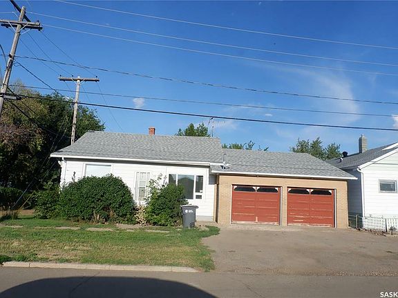 2nd image of 10 D Ave