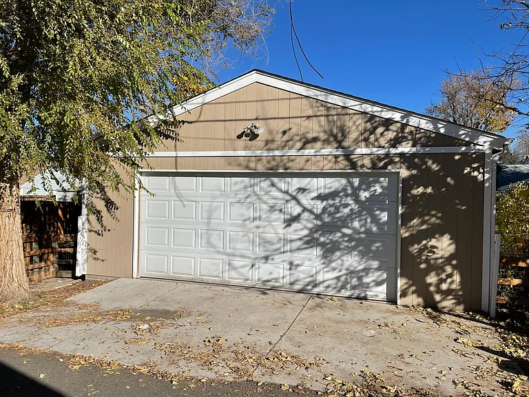 1245 Spruce St — Photo 8