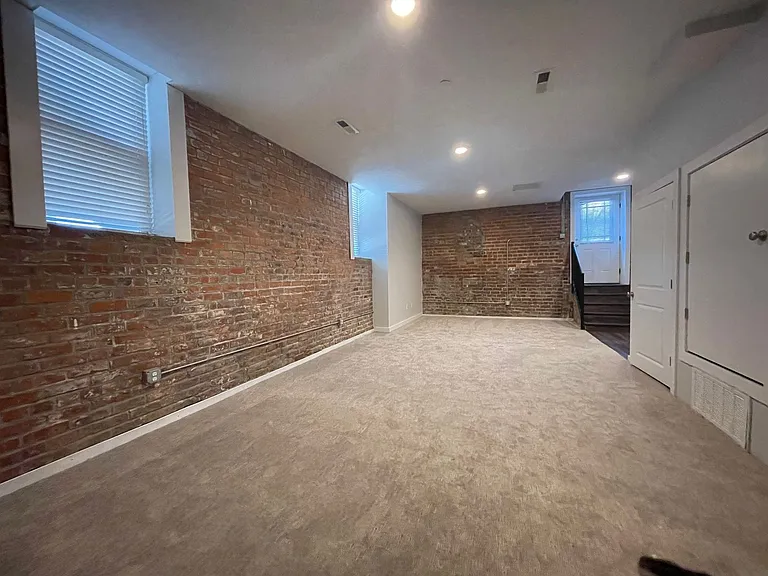 628 Park Ave — Photo 58