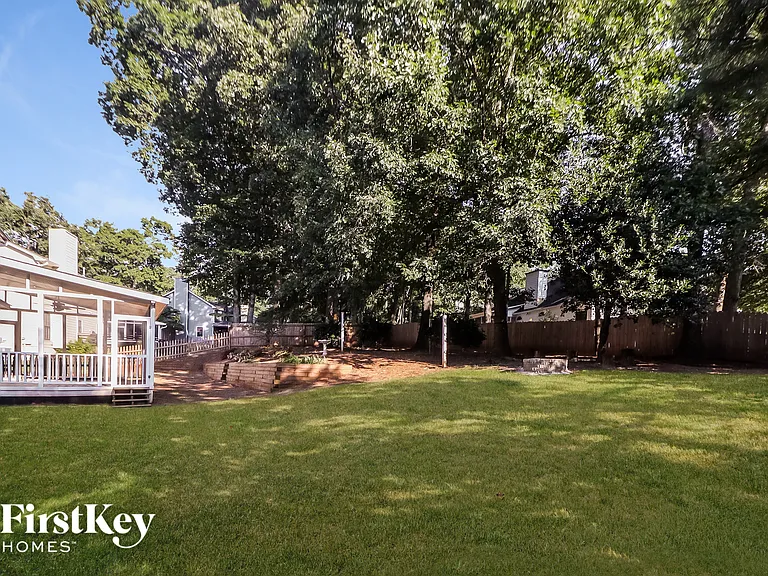 205 Timber Oak Cv — Photo 15
