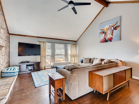 2nd image of 301 Meadowhill Dr