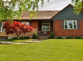 94 W Woodbury Dr, Dayton, OH 45415