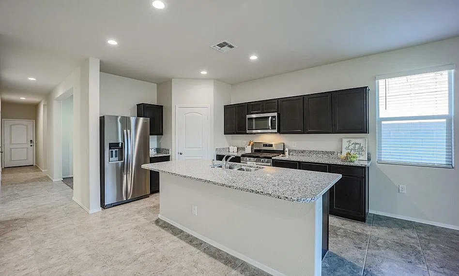 30802 W Mitchell Dr