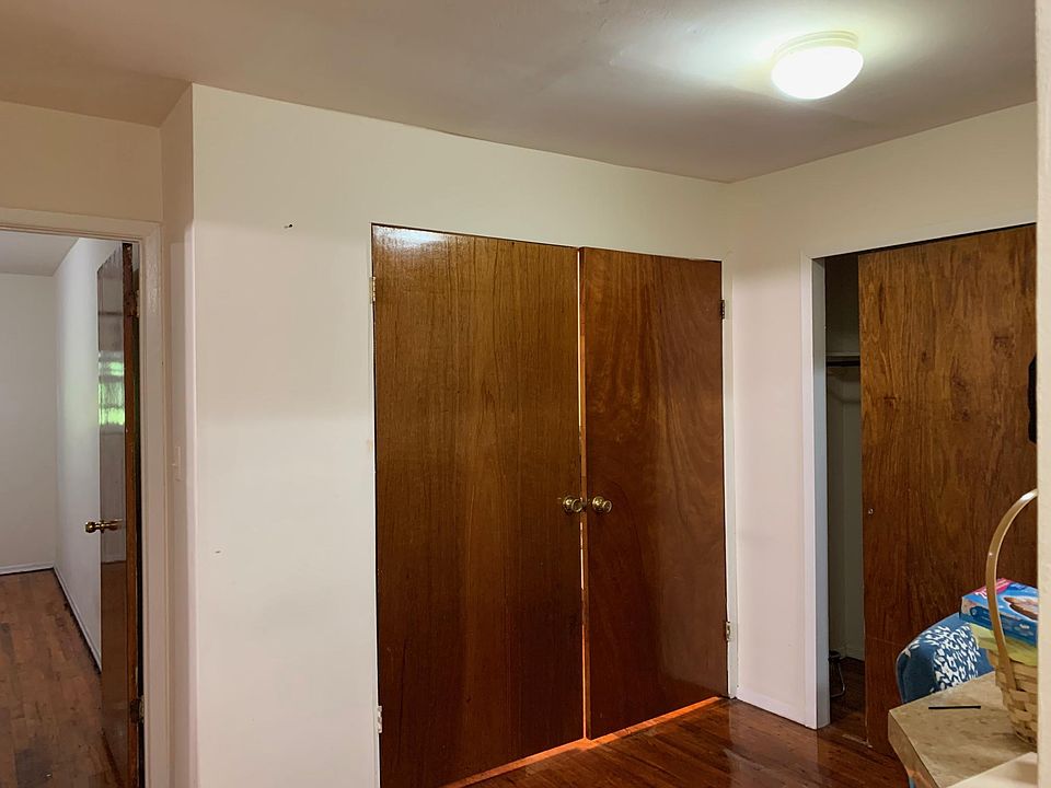 2nd image of 16450 84th Ave