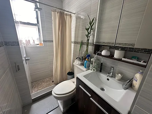 Rented by Yup Realty LLC | media 28