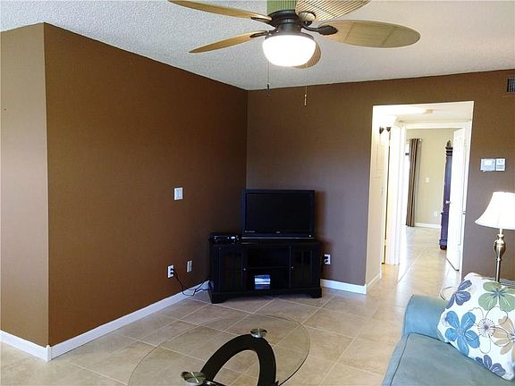5th image of 35 Pine Arbor Ln