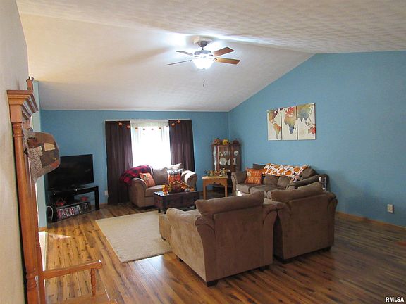 3rd image of 303 N Phil Gould Dr