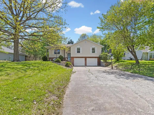 94 S Larand Dr, Holts Summit, MO 65043