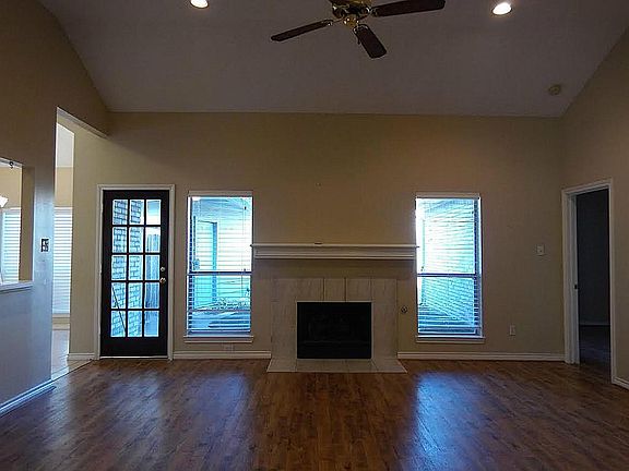 3rd image of 15622 Hatfield Hollow Dr