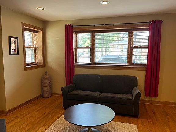 5th image of 3600 S Emerald Ave #1