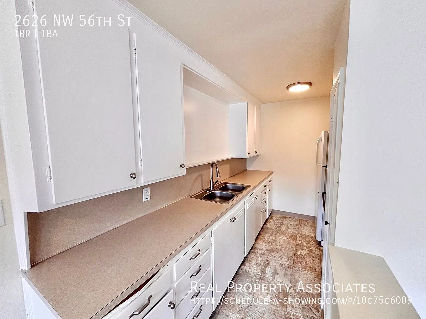 Spacious 1-Bedroom, 1-Bathroom Available in Ballard! **Off-Street Parking — Photo 3