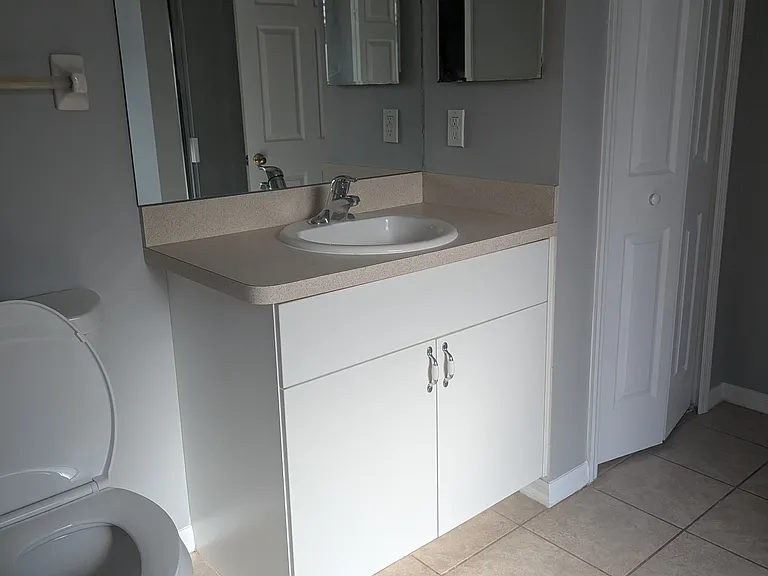 555 Windermere Dr — Photo 6