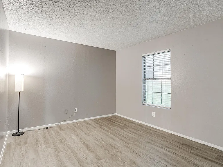 River Ranch Apartments — Photo 20