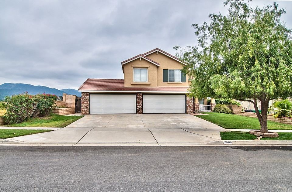 1st image of 2606 Dakin Dr