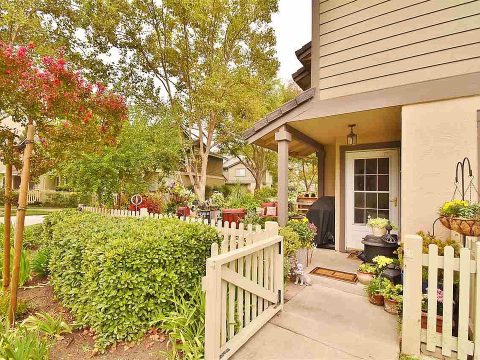 1st image of 7453 Oxford Cir