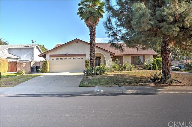 1st image of 3606 Lynn Cir