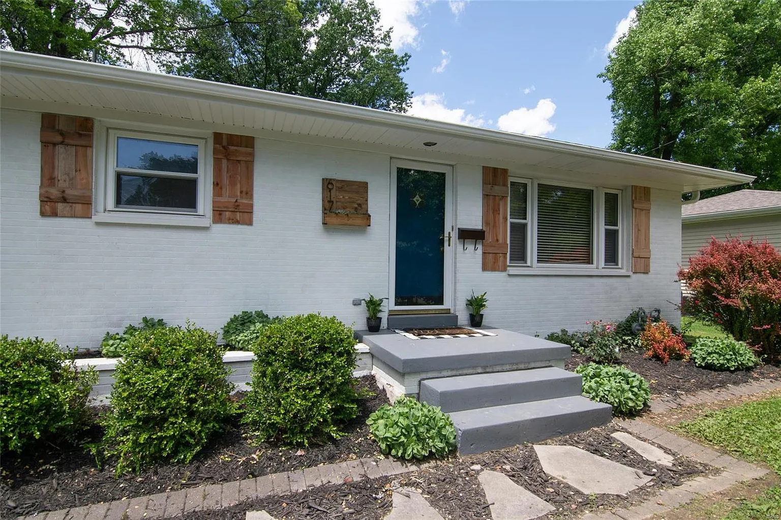 617 Montclaire Ave photo 1