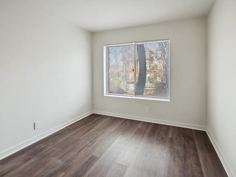 93 Richards — Photo 6