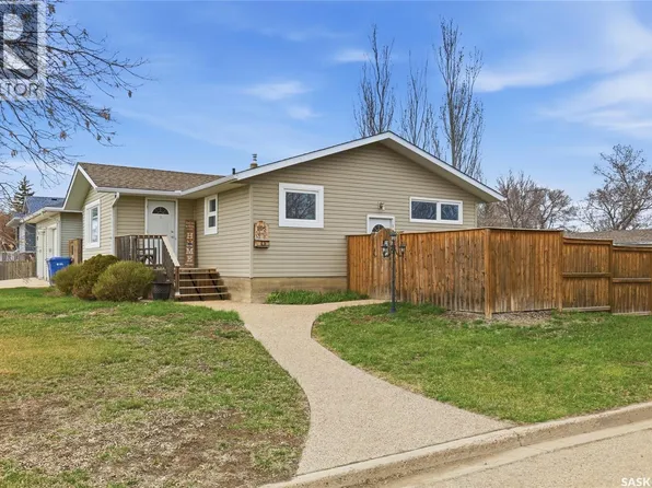 105 Queen St, Milestone, SK S0G 3L0