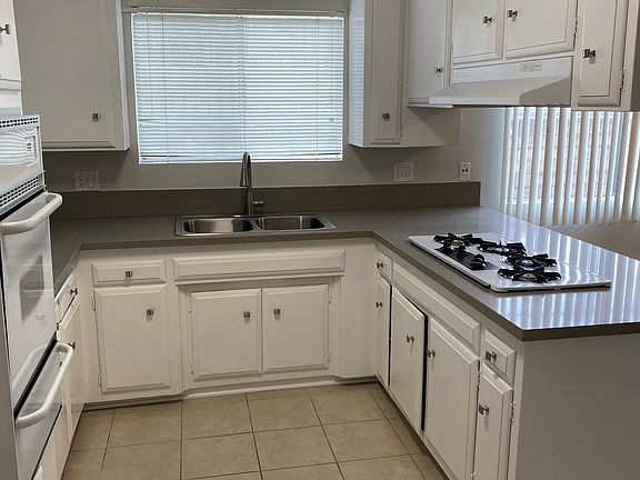5th image of 5155 Yarmouth Ave #11