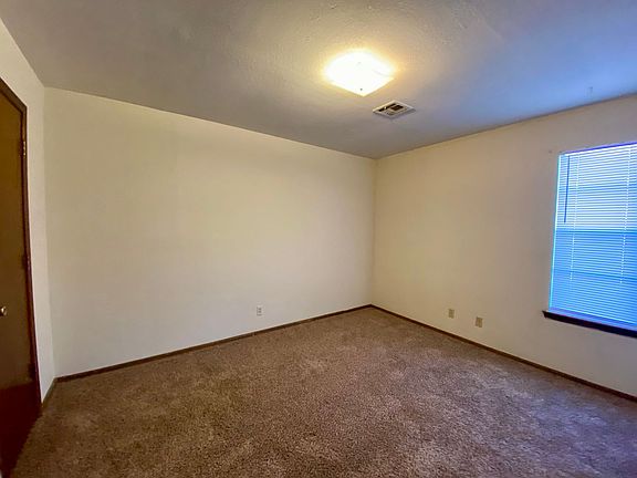4th image of 2102 W Pine Ave