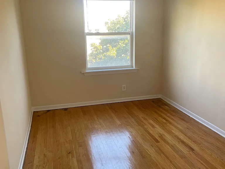 Shakespeare Apartments — Photo 10