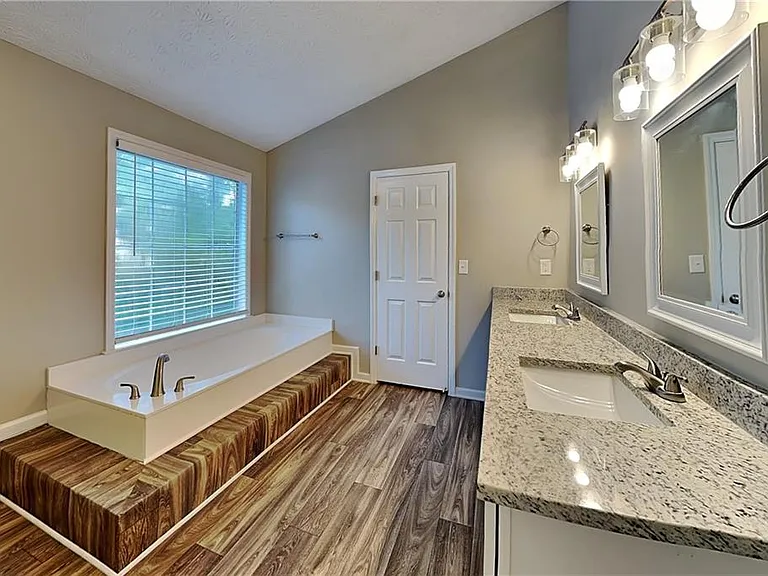 4922 Anclote Dr — Photo 10